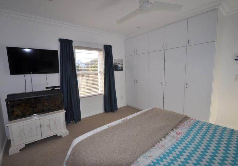 To Let 4 Bedroom Property for Rent in Keurbooms River Western Cape